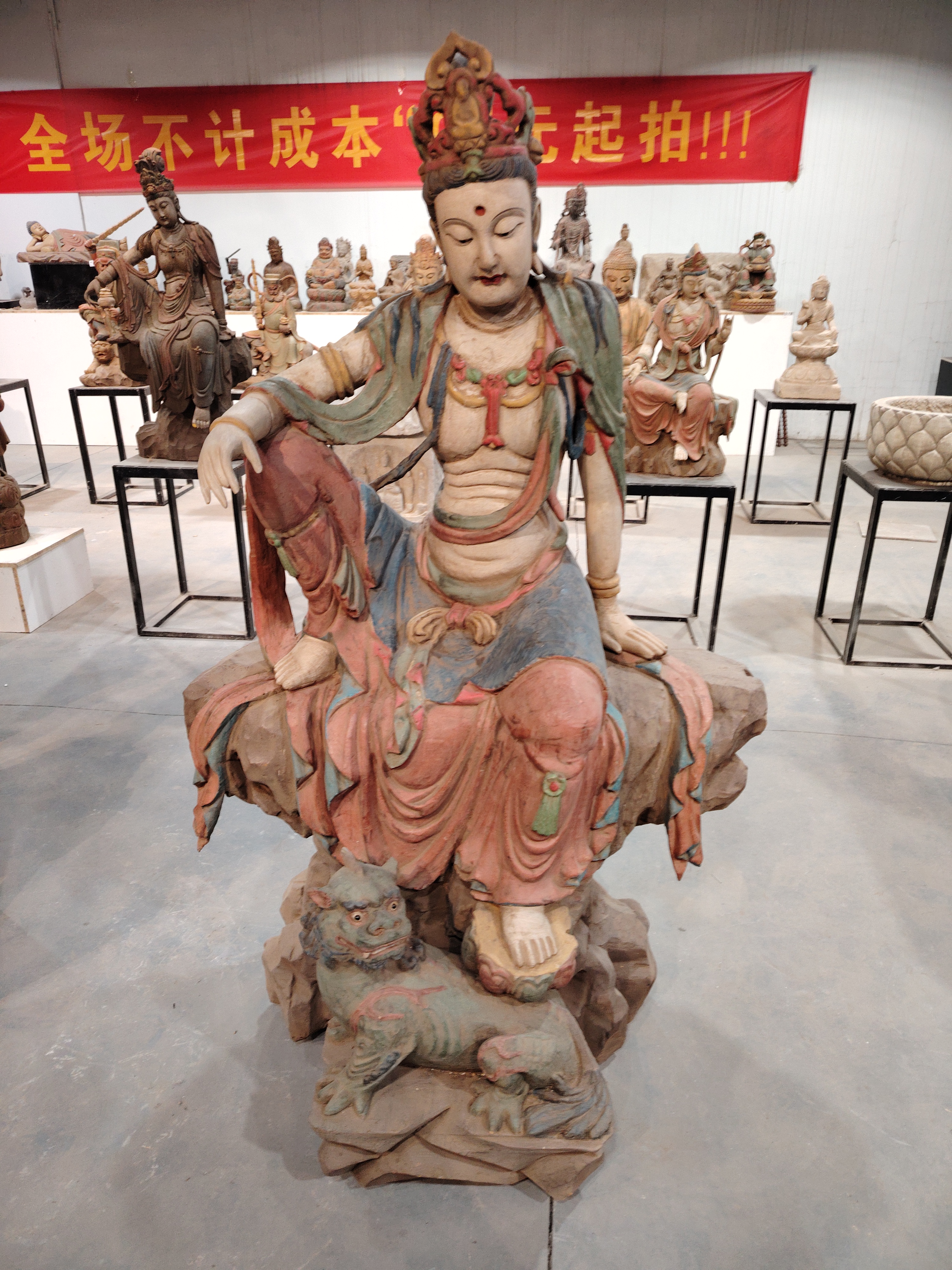 楠木人物像高160厘米