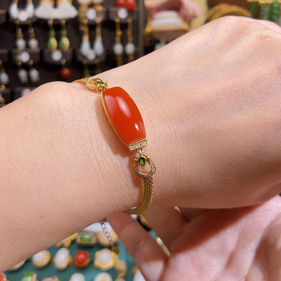 南红玛瑙手镯18K金镶嵌l**i