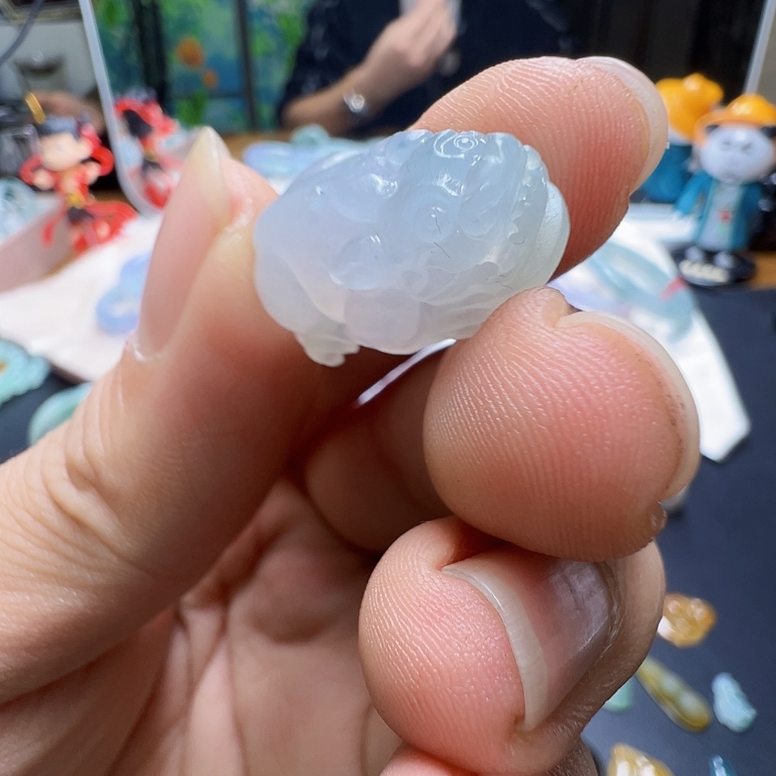 定制翡翠未镶嵌貔貅