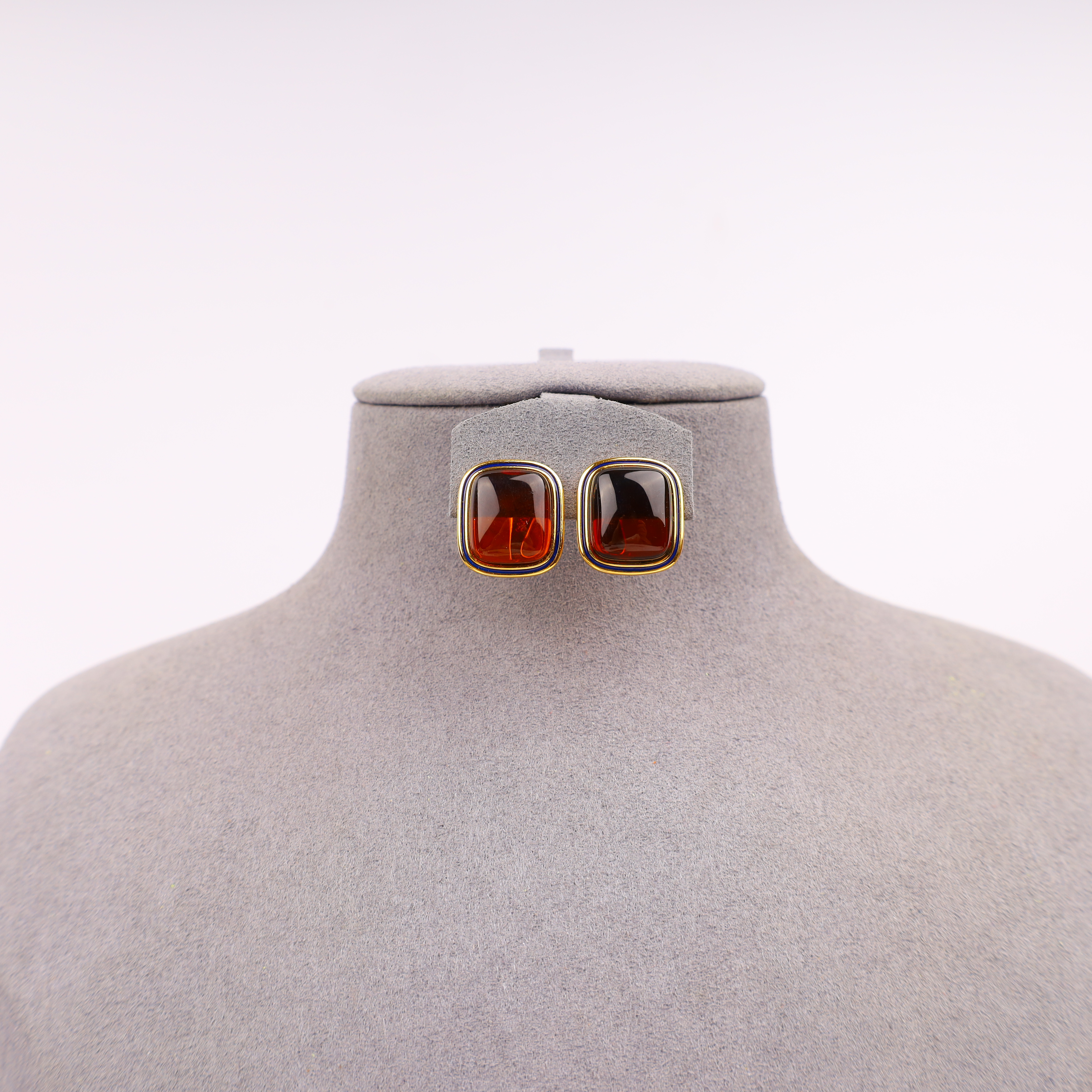 【心如珠宝赐福】血珀方形耳扣 YSE3051306