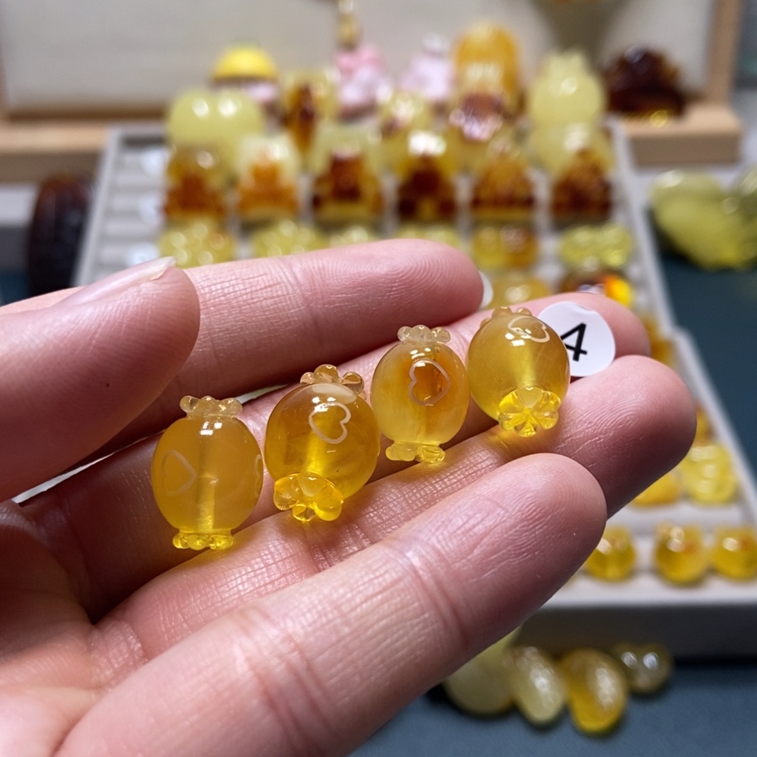 琥珀未镶嵌裸石天然琥珀蜜蜡吊坠