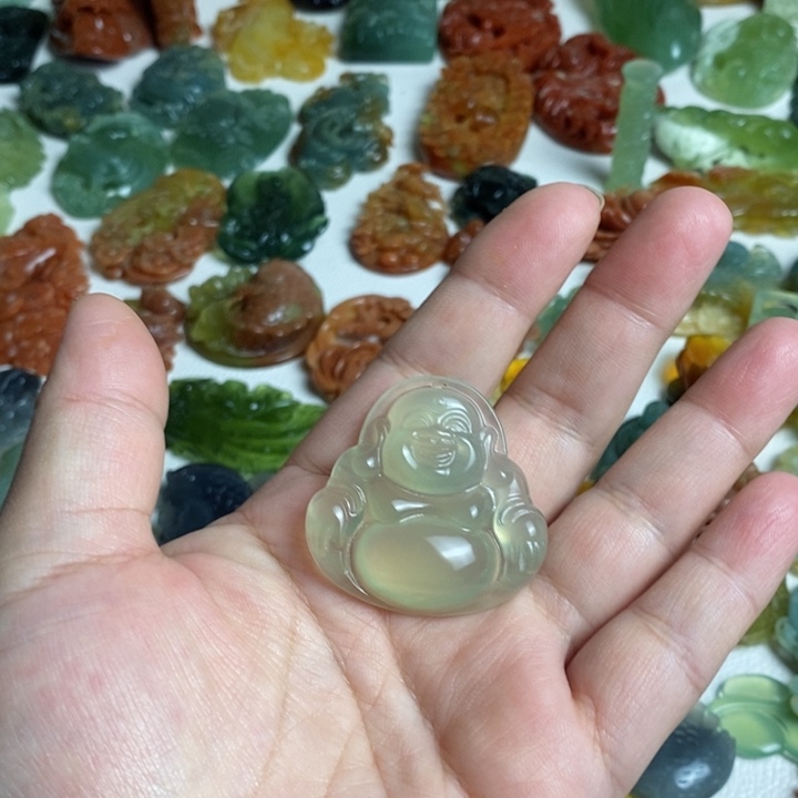 蛇纹石玉颈饰未镶嵌