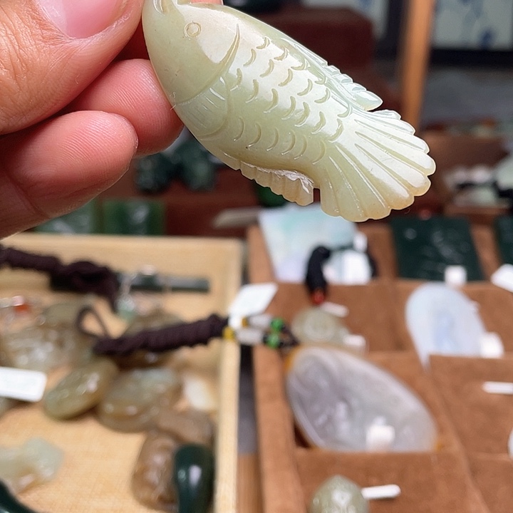 和田玉颈饰未镶嵌