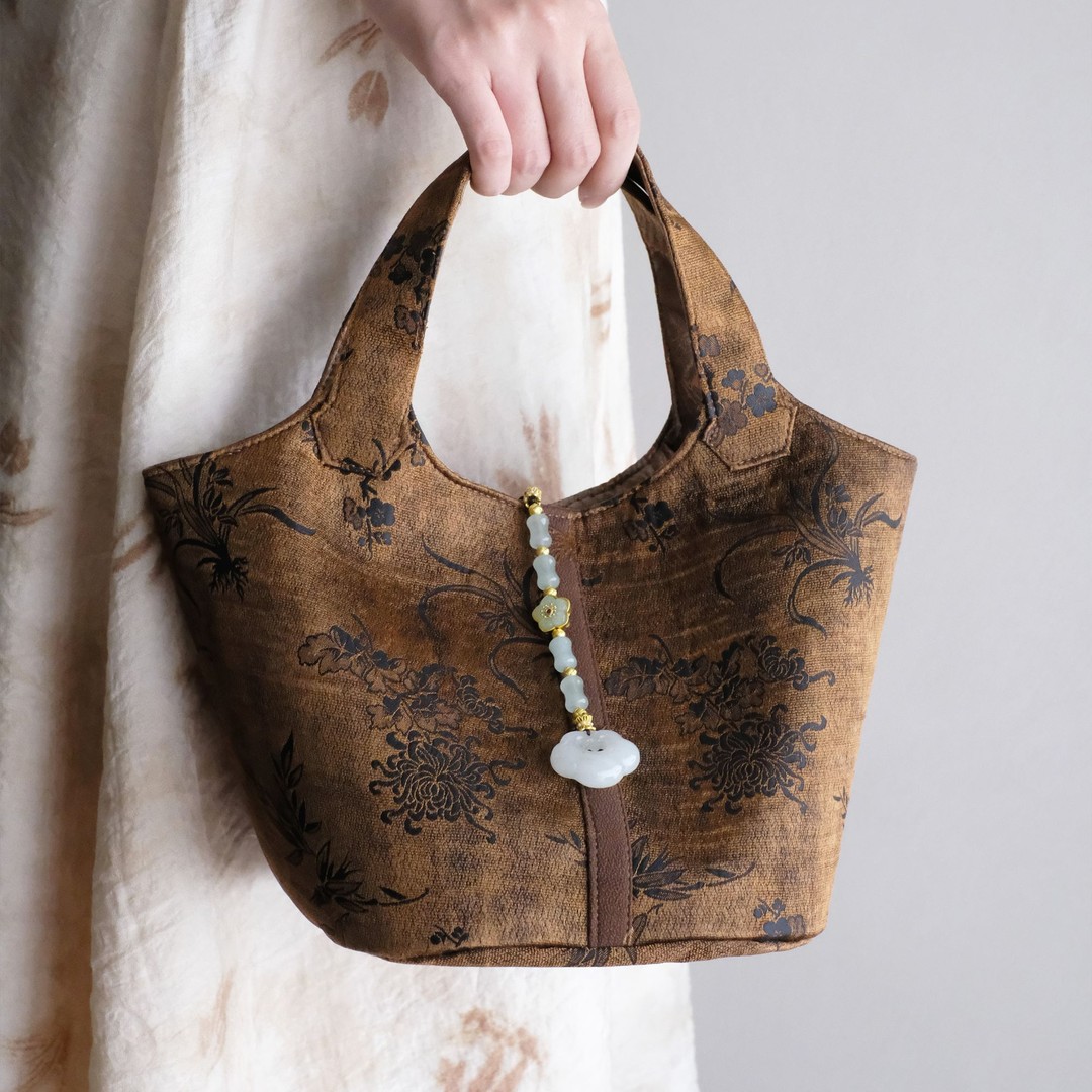 【慢蓝】梅兰竹菊香云纱菜篮子包（带吊坠）（慢蓝S0669）茶道零配