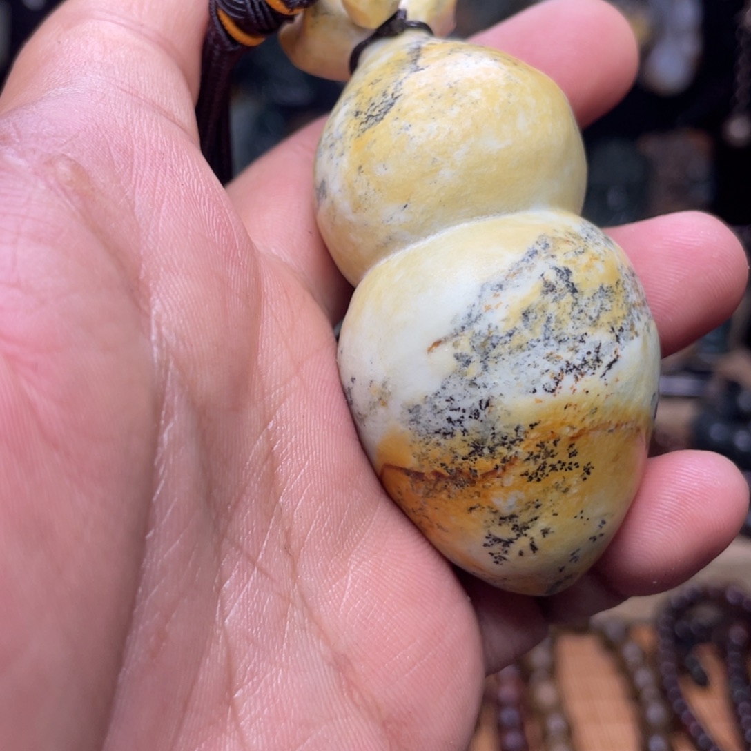 岫岩河磨玉（透闪石质玉）未镶嵌颈饰