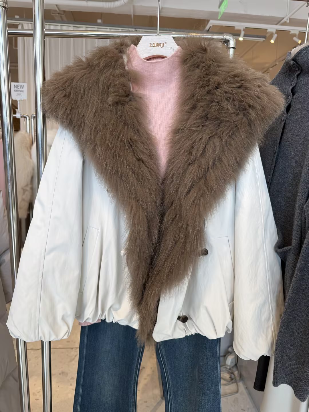 【门店同款】ENJOY冬季“游牧漫寻”狐狸翻领外套169094305