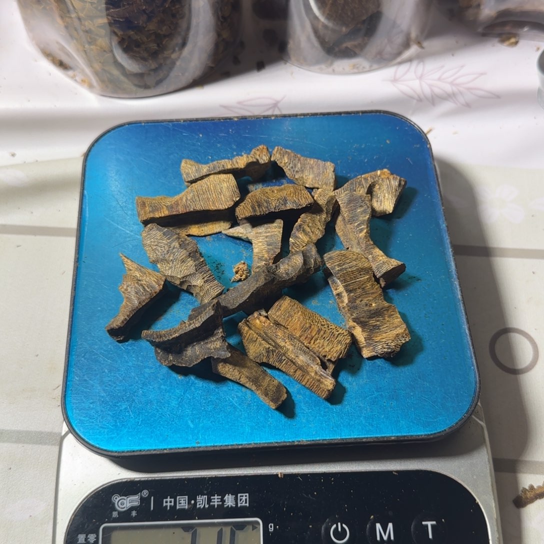 顺***为沉香碎屑沉香张勺子老料31克