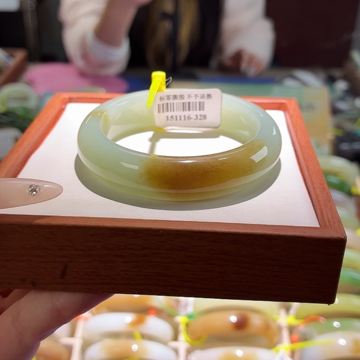 和田玉未镶嵌手镯50.9。10