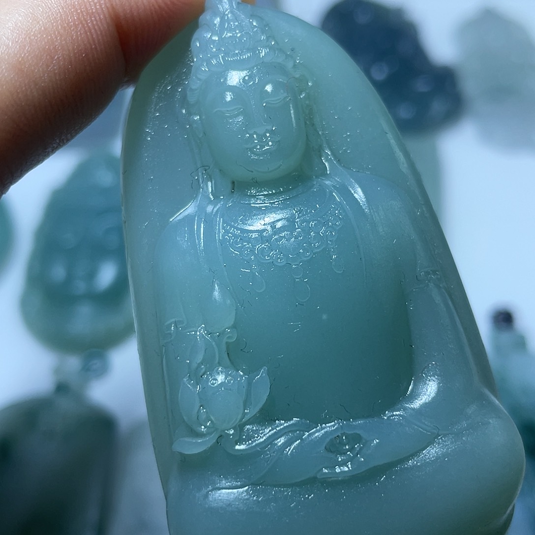 定制翡翠未镶嵌挂件