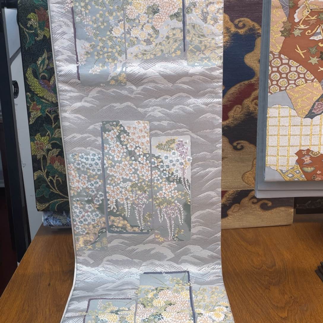 织绣银织海浪短册纹