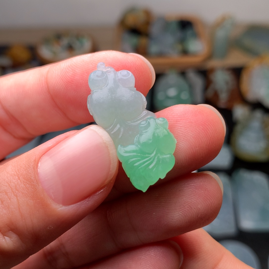 定制翡翠未镶嵌双鱼