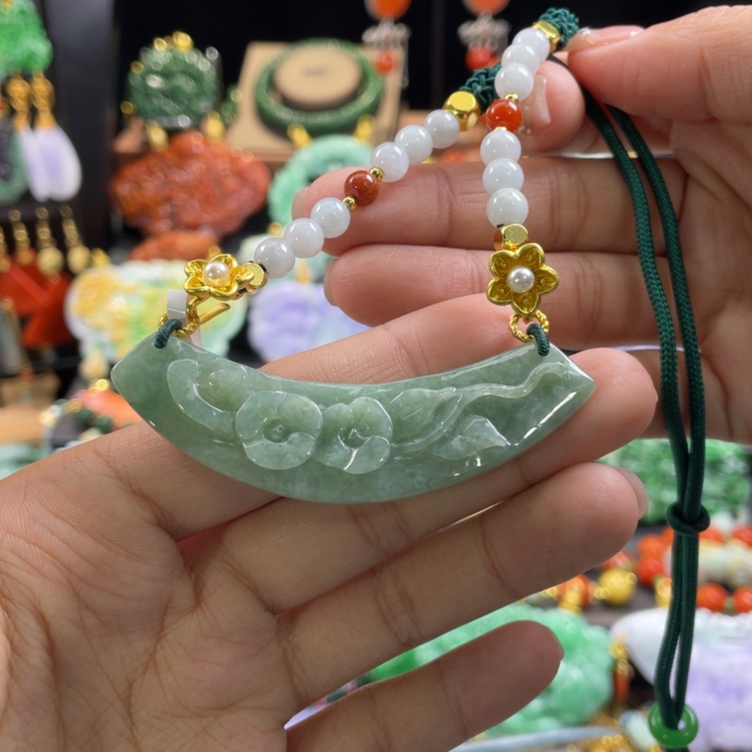 翡翠颈饰未镶嵌代编织