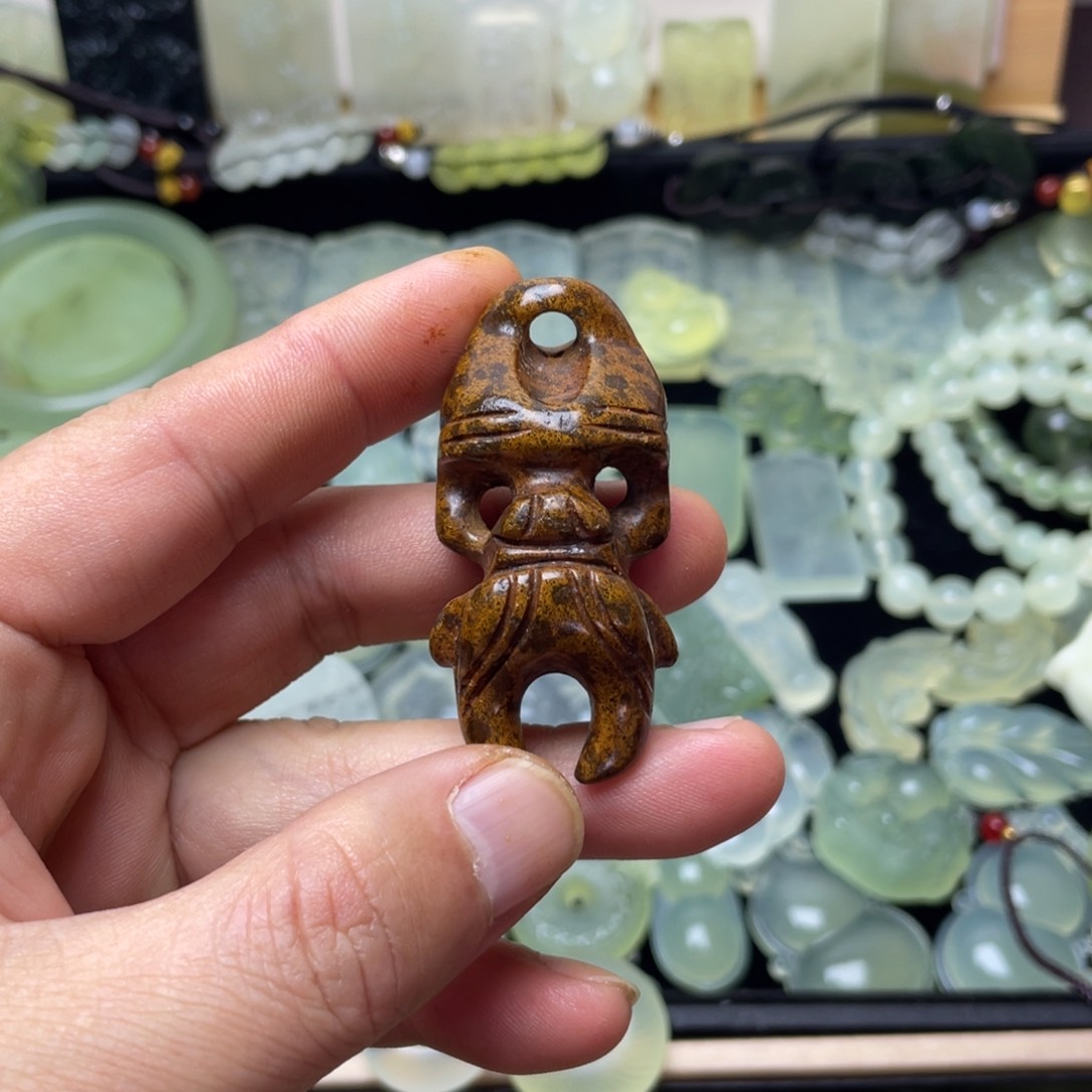 未镶嵌蛇纹石玉颈饰