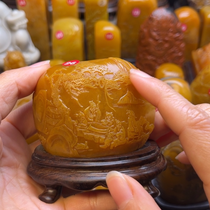 寿山石印石跟***杯题材：工艺品