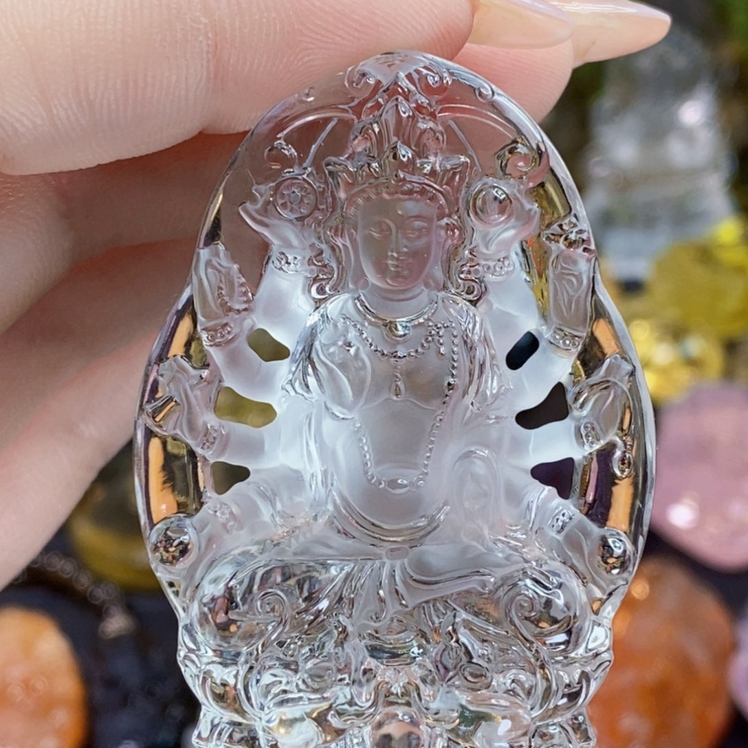 水晶颈饰未镶嵌感***?吊坠