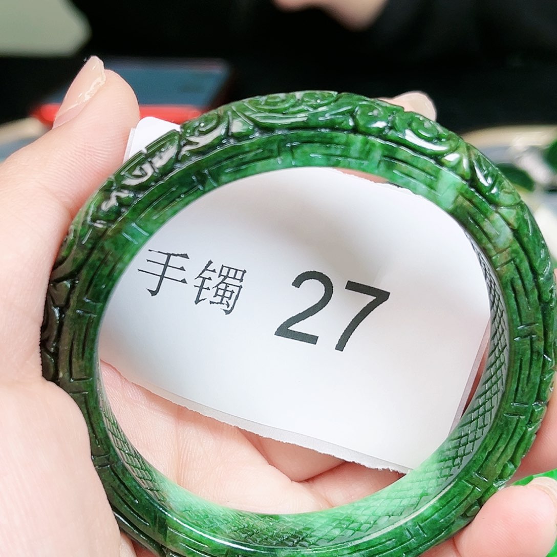 翡翠颈饰未镶嵌手镯56-57