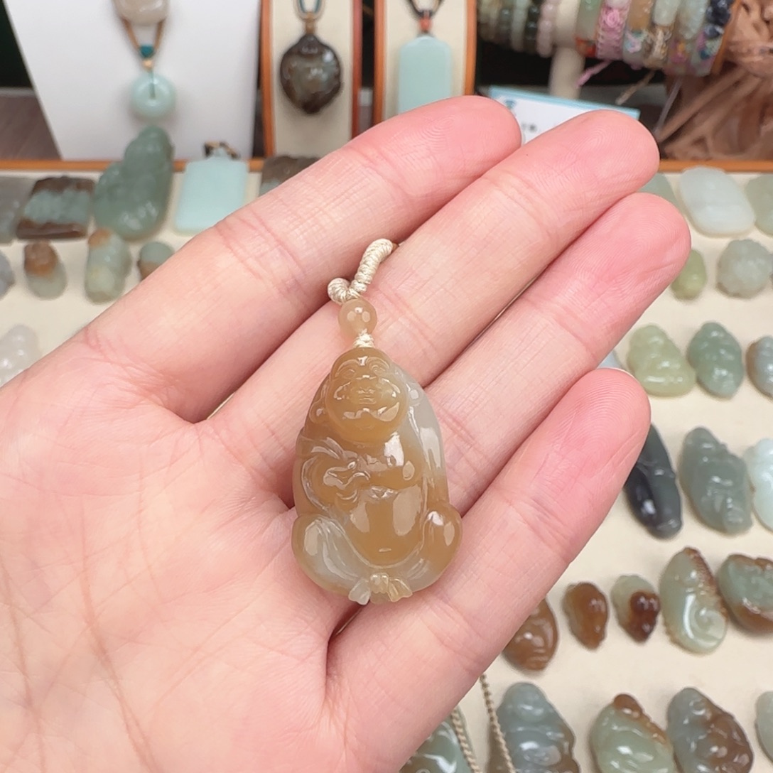 文***和田玉未镶嵌颈饰