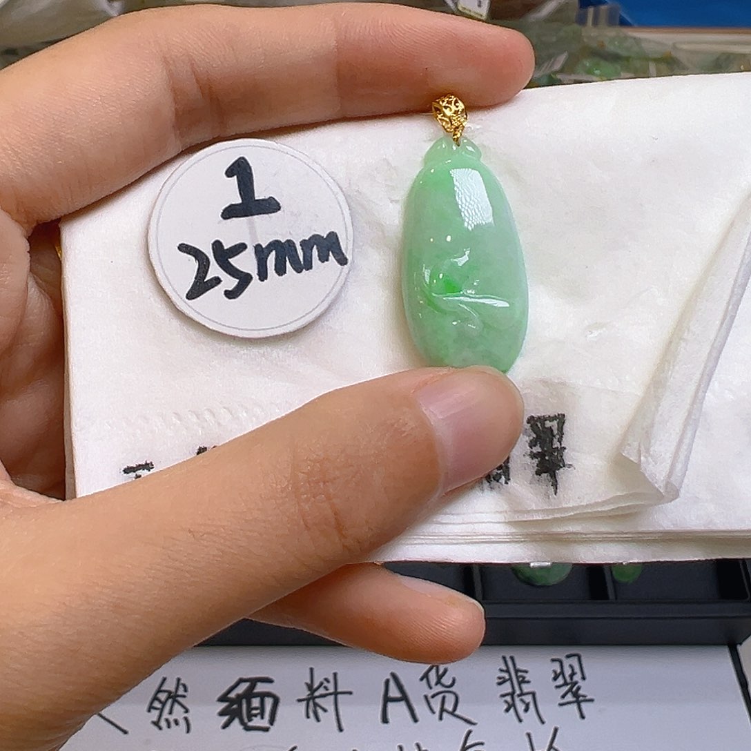 翡翠颈饰18K金镶嵌翡翠