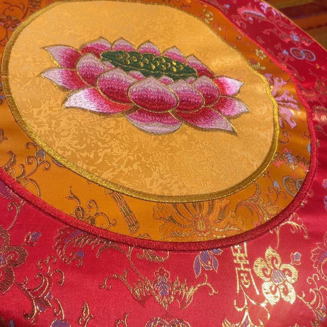 *****绸缎10厘米厚度，铜版红，圆形，椰棕