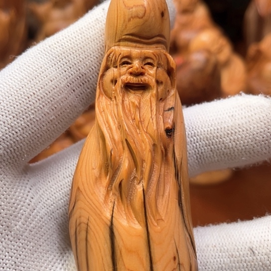 柏木（崖柏）Bbhhhhhhhhvvv