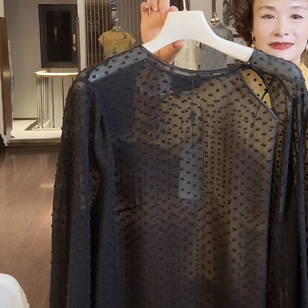 黑色桑蚕丝波点绒无领斜开口衬衣