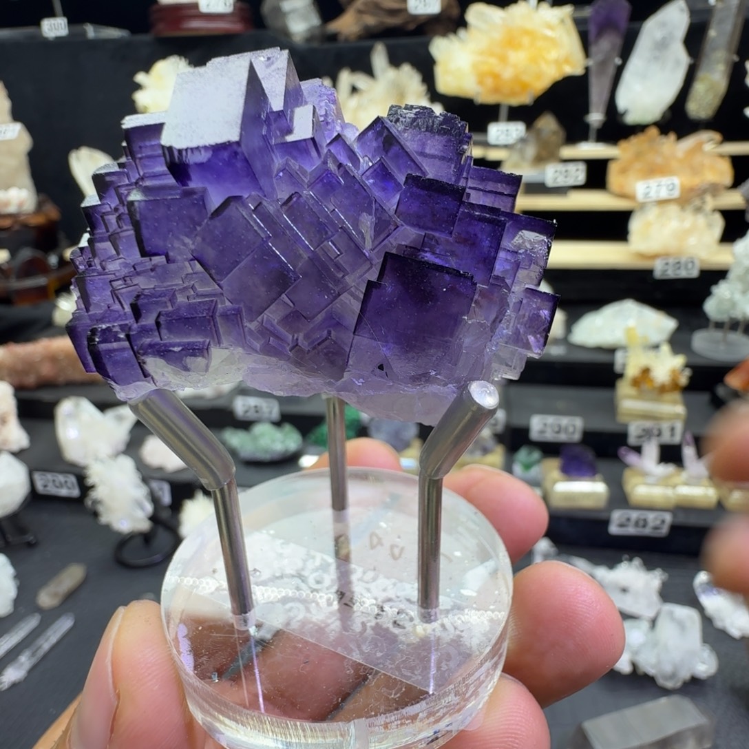 纯***水石材天然水晶摆件