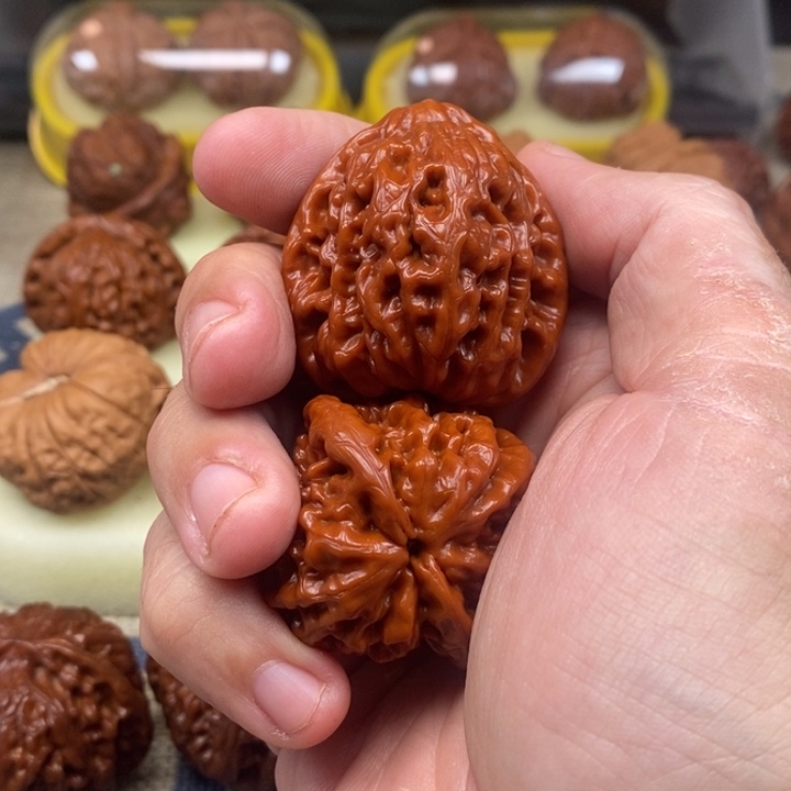 文玩核桃把件笑**生核桃