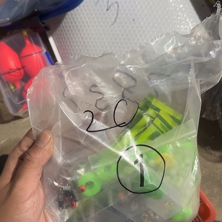 户外垂钓装备。    20