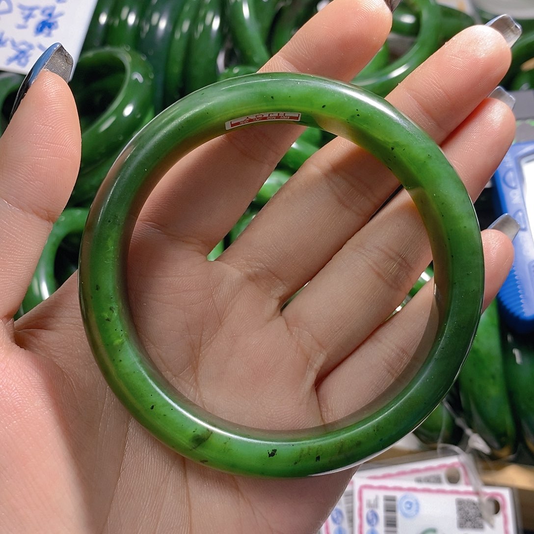 爱***清和田玉（碧玉）未镶嵌手链