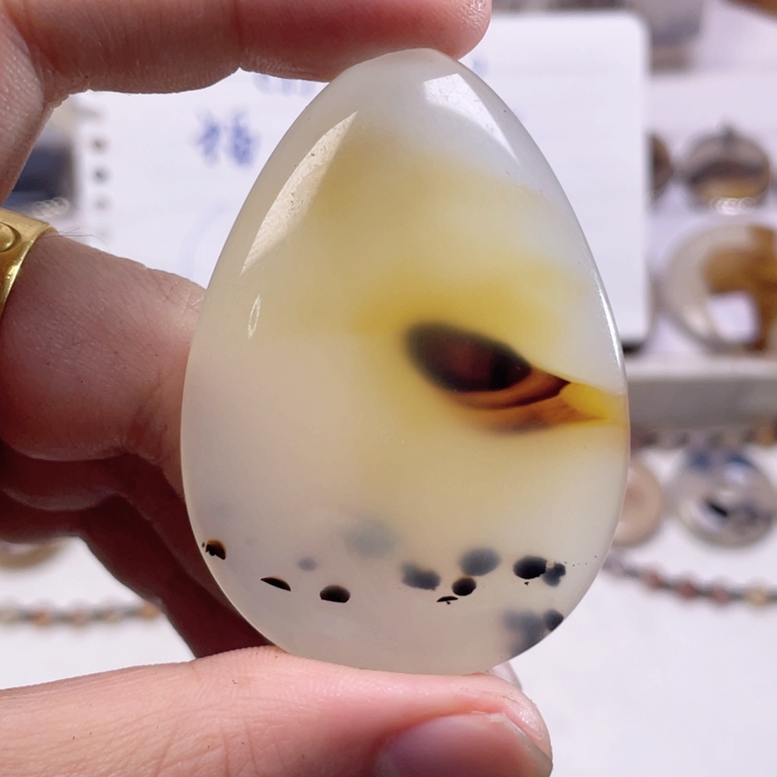 玛瑙/玉髓未镶嵌珠宝奇石