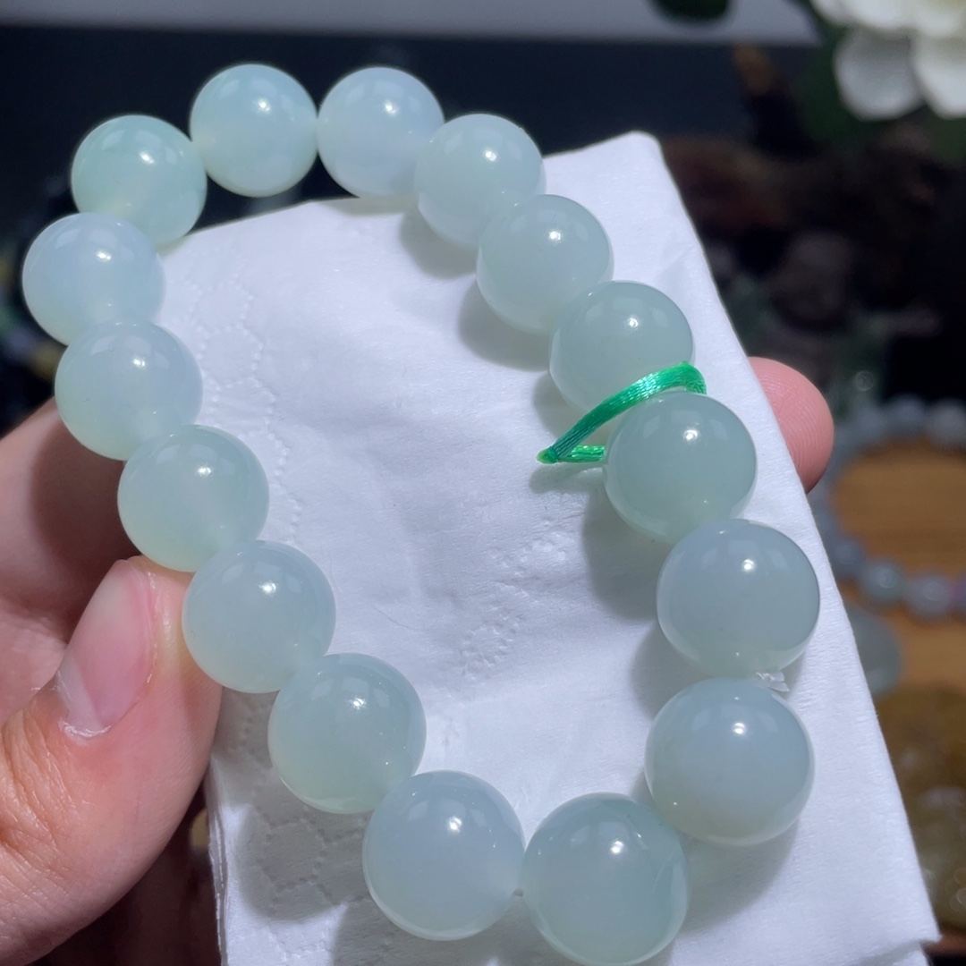 定制翡翠未镶嵌手串