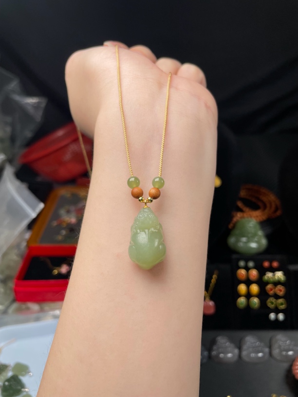 天然和田玉（大貔貅25mm）和田玉吊坠（绳子可调节）