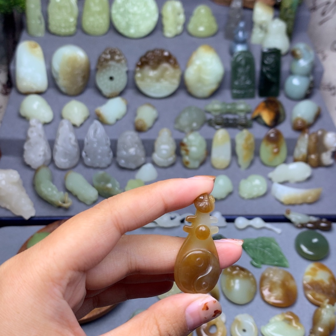 和田玉未镶嵌挂件