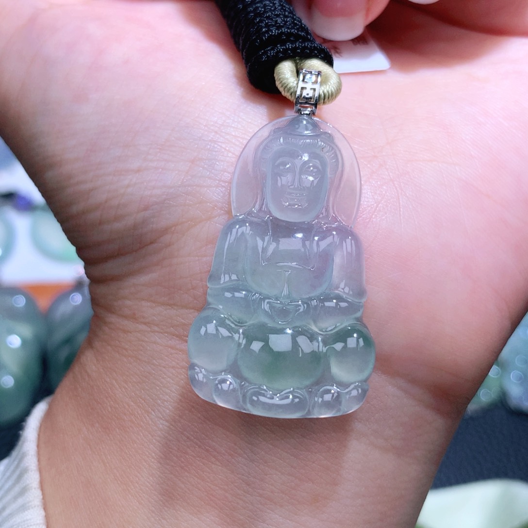 颈饰18K金镶嵌翡翠观音