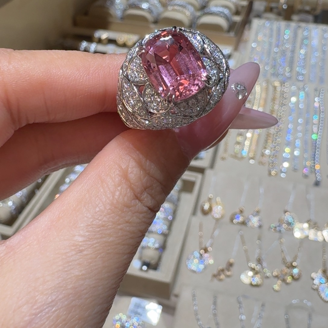 18K金镶嵌碧玺戒指