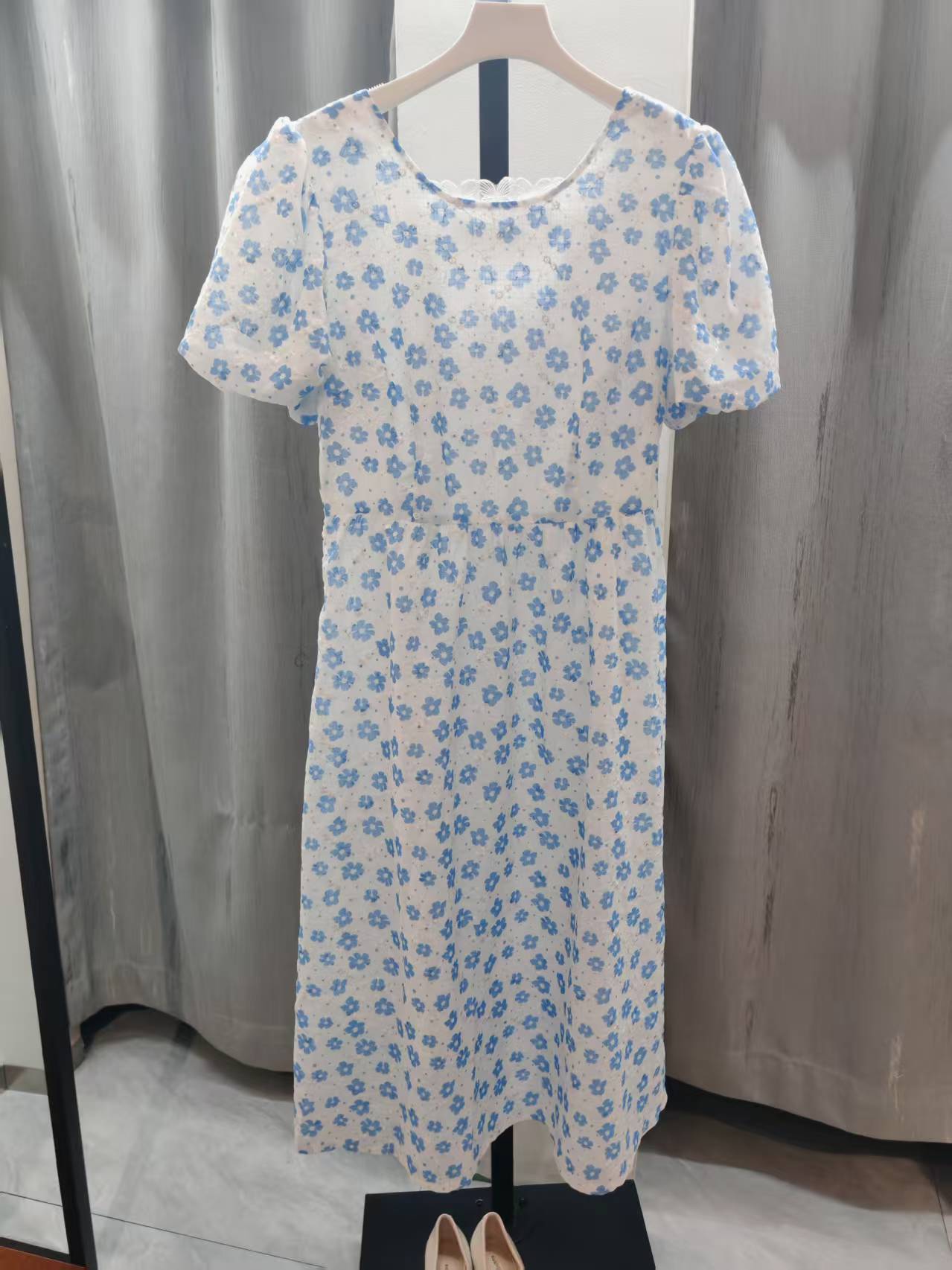 61碎花半袖连衣裙