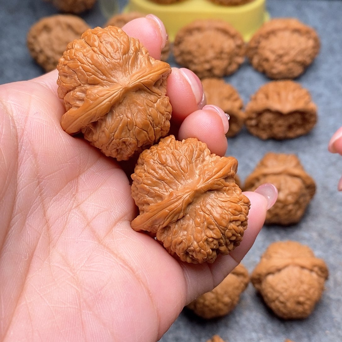 文玩核桃把件精品特价血麒麟35