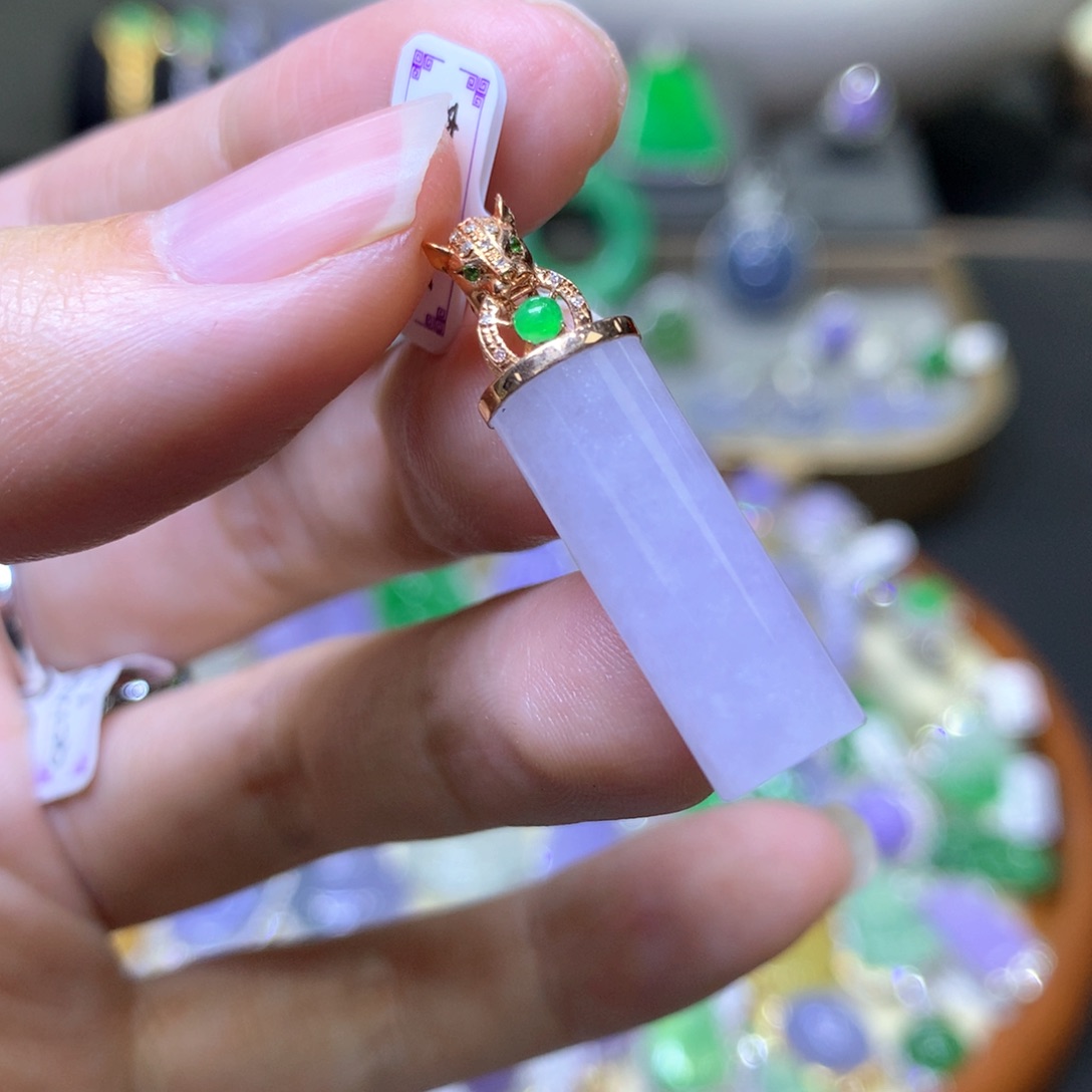 【闪购商品】翡翠颈饰18K金镶嵌翡翠吊坠项链