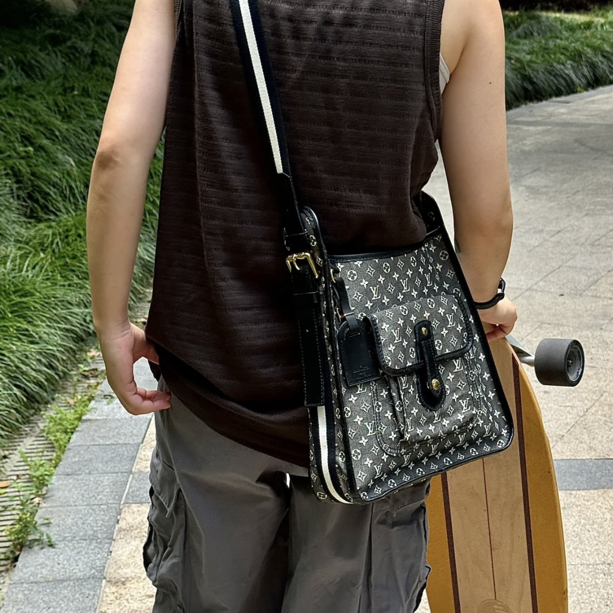 95新 LouisVuitton/路易威登 只盒/中古黑丹宁evelyne斜挎邮差包