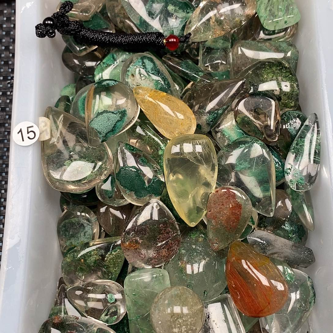 羊***地未镶嵌水晶吊坠(不含链)