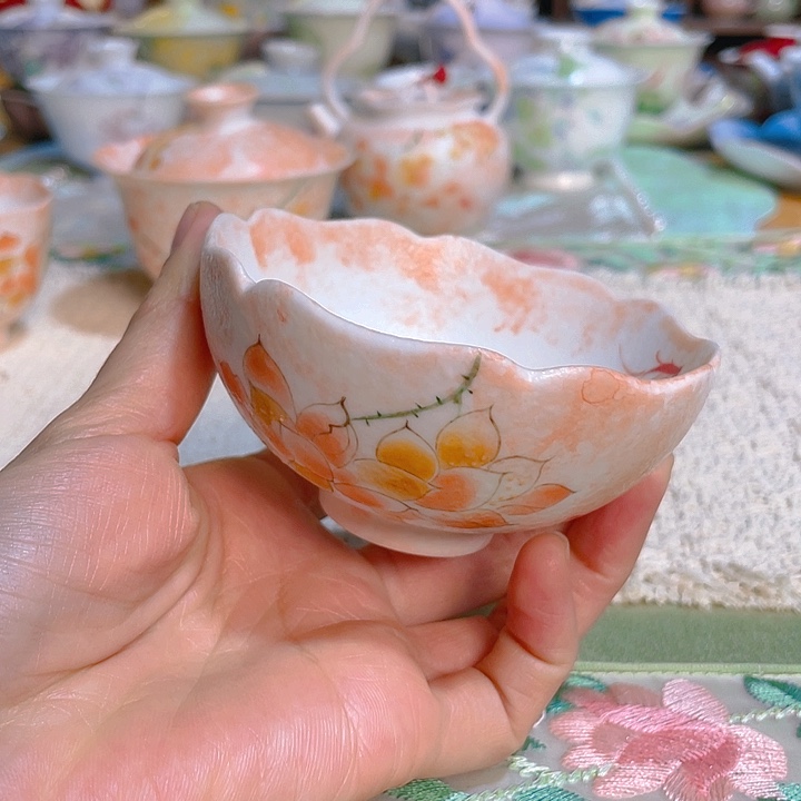 【闪购商品】雾粉如意花口茶杯