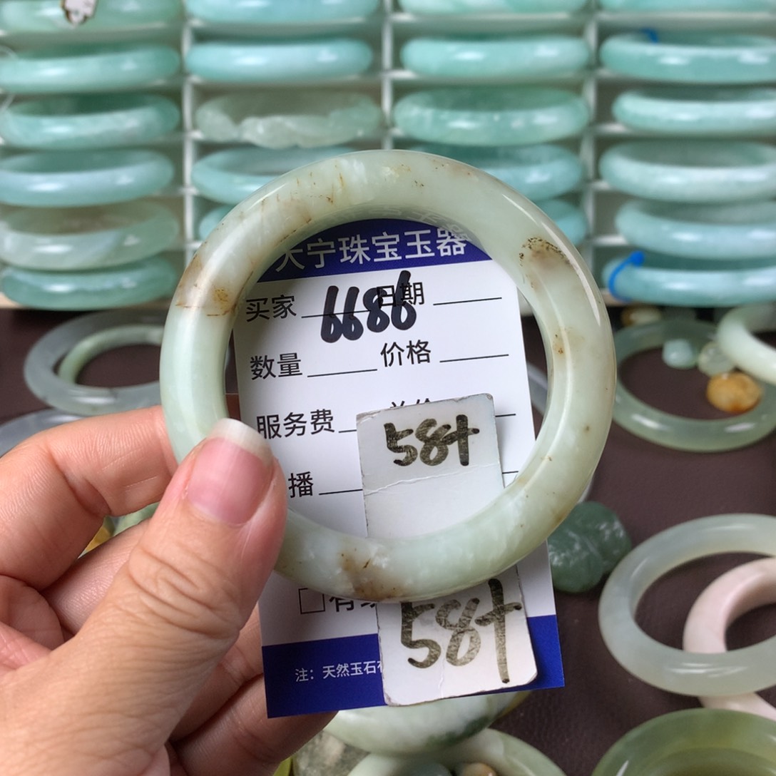 蛇纹石玉手镯未镶嵌6686