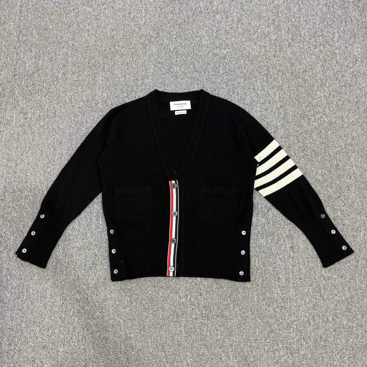 99新 THOMBROWNE 15945287 nz  TB黑色羊毛针织开衫 1码99新