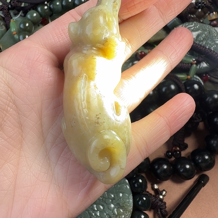 和田玉颈饰未镶嵌