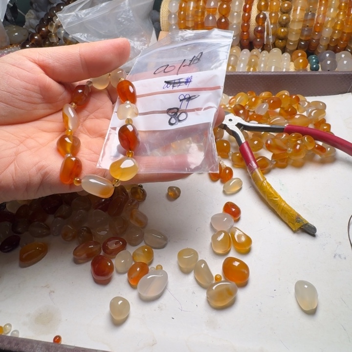 菲***菲玛瑙/玉髓未镶嵌颈饰001……80