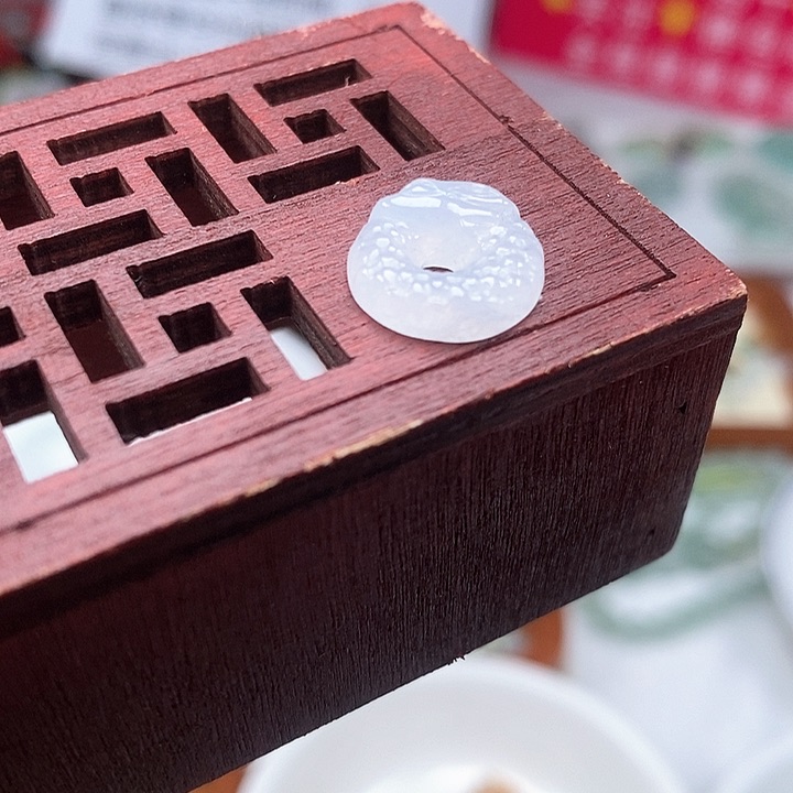 翡翠颈饰未镶嵌26656566666