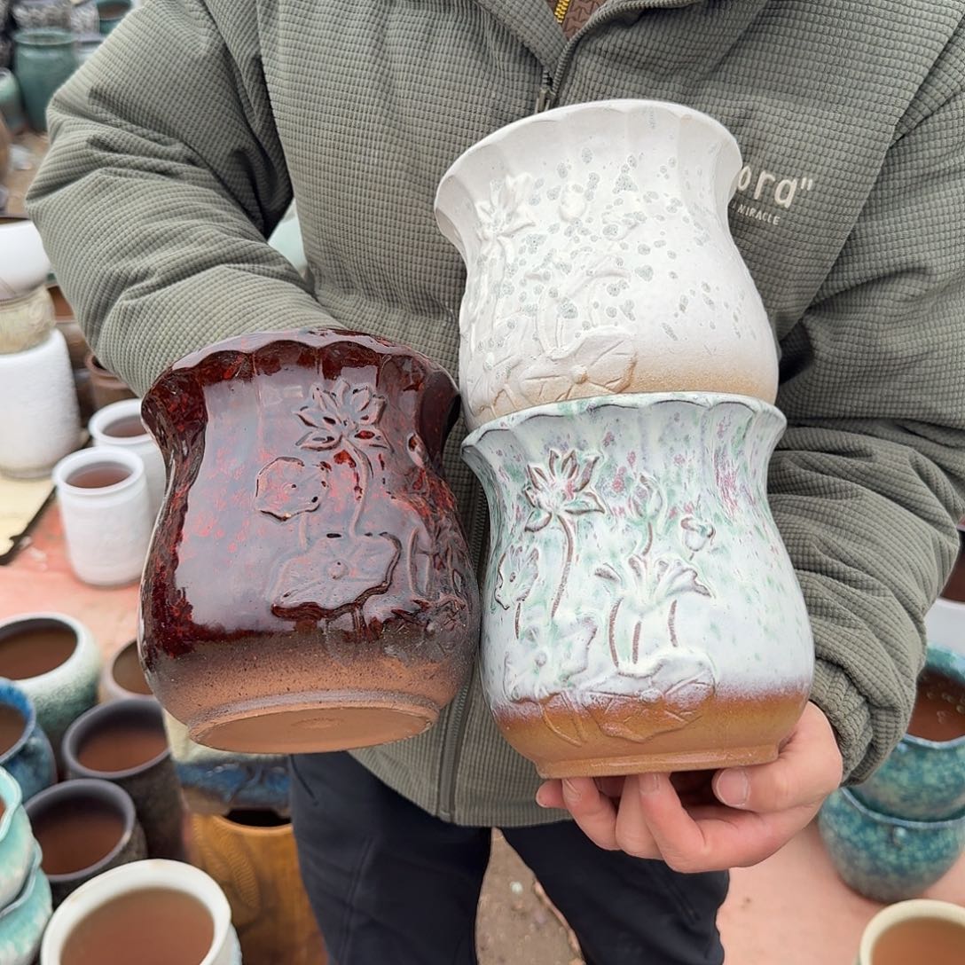 紫砂花盆口15高15（三个荷花胡巴