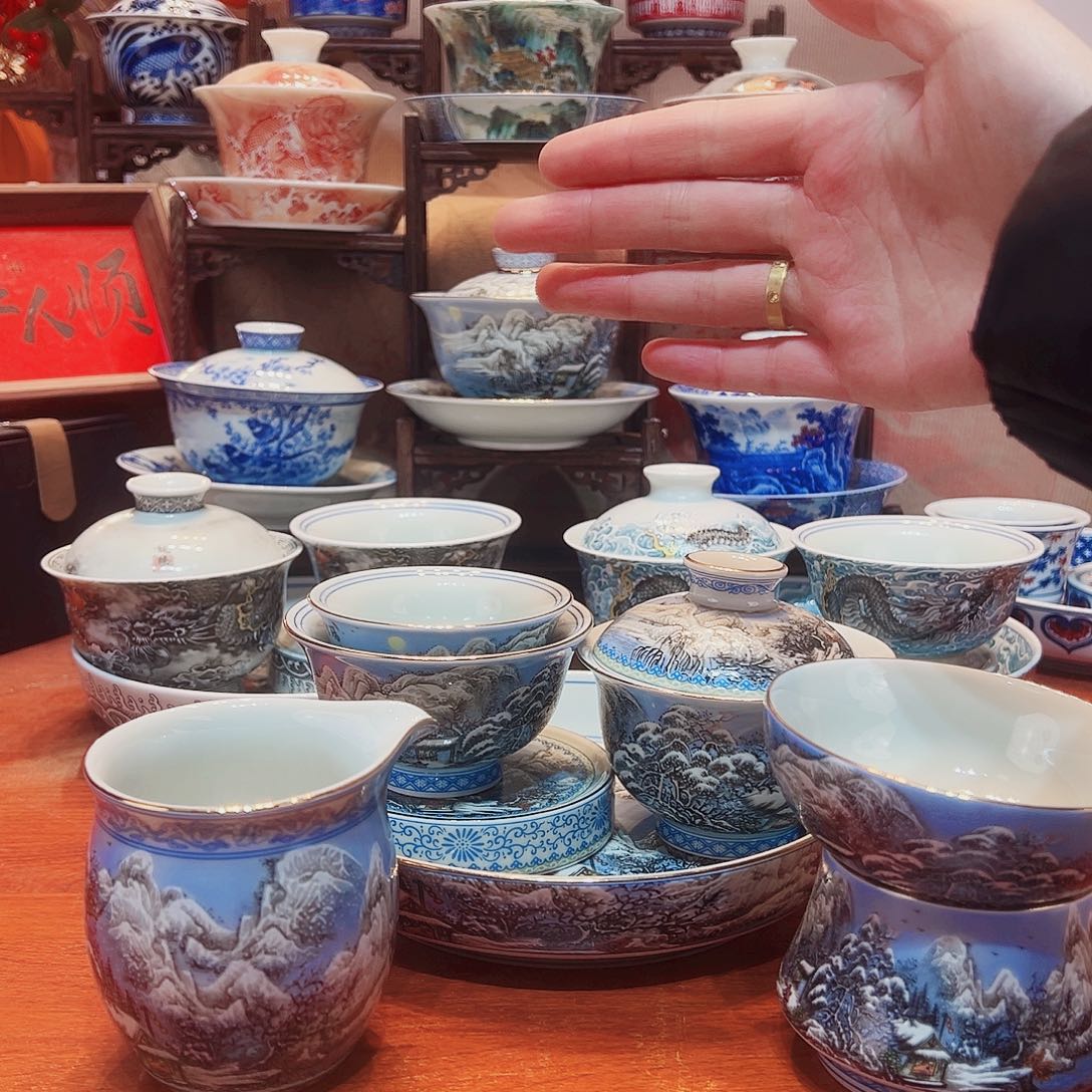 束手待毙设计师手不释卷