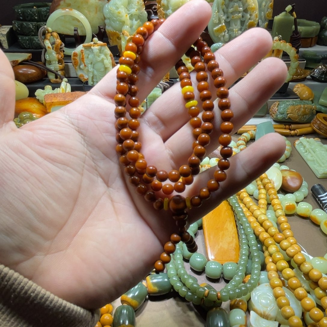 透闪石质玉未镶嵌珠宝奇石