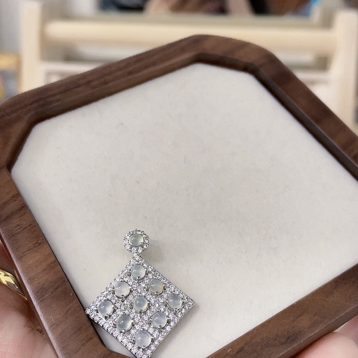 颈饰未镶嵌翡翠天然翡翠Ａ货